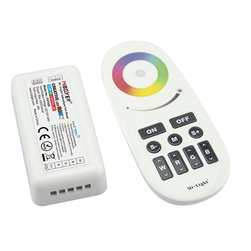 FUT028 2.4G RF LED RGBW Controller